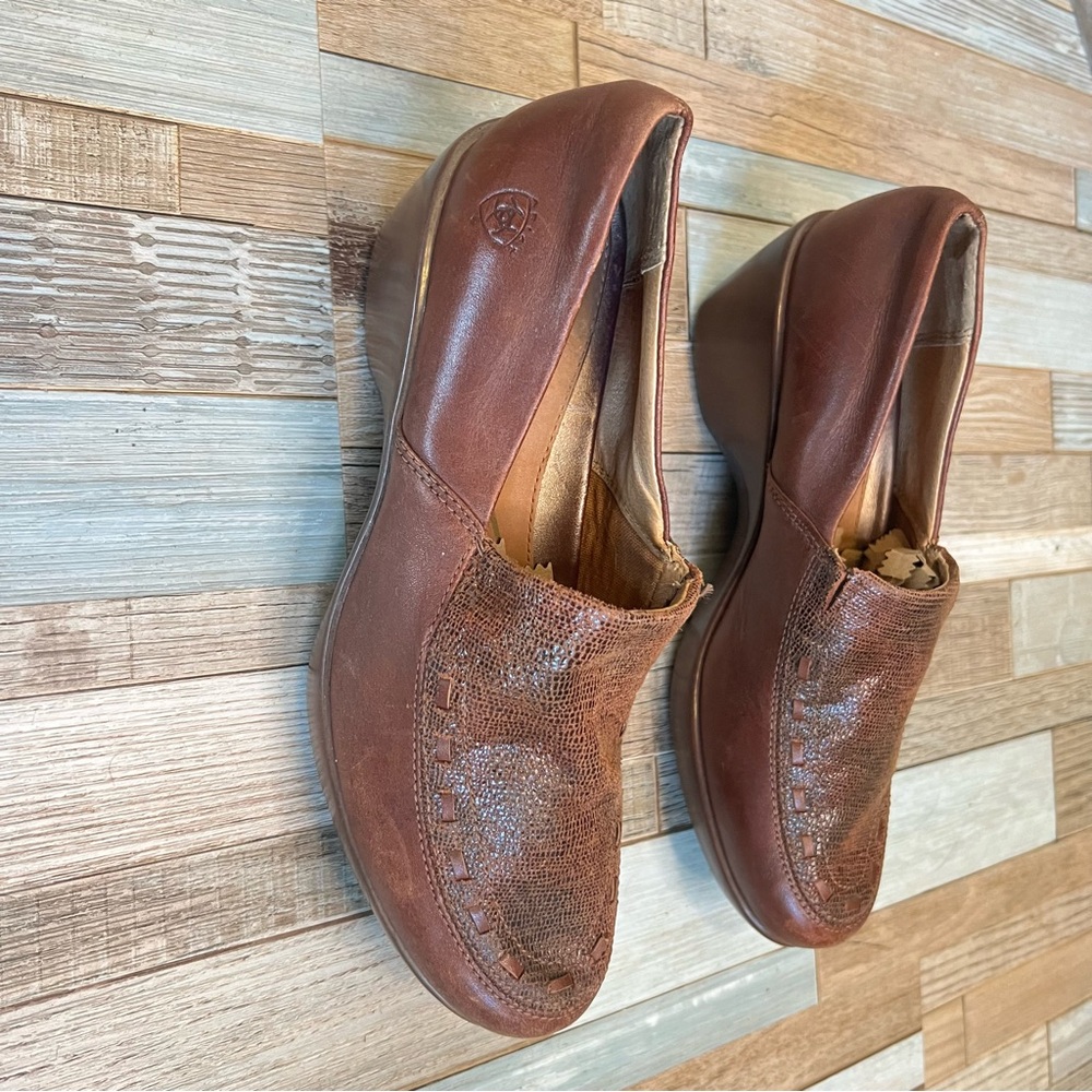 ARIAT Womens Shoes Brown Leather Slip On Wedges Slides Mules Clogs Size 6.5 - Picture 3 of 12